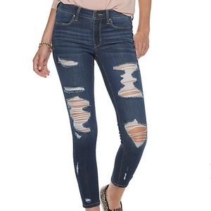 Low-Rise Ripped Ankle Jeggings
